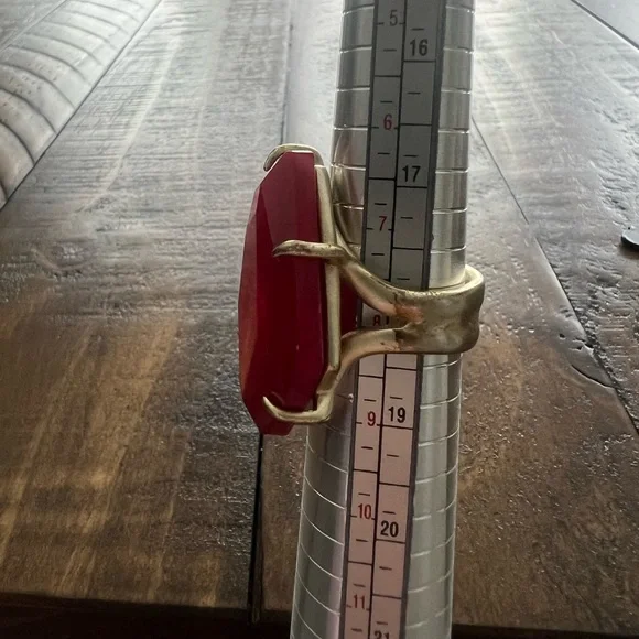 Kendra Scott Red Megan Cocktail Ring Large Stone Size 8 - Picture 3 of 8